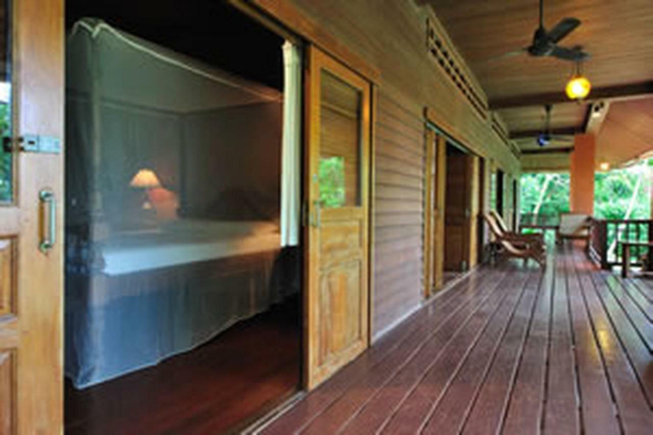 Baan Mai Beachfront Lone Island Phuket Eksteriør bilde