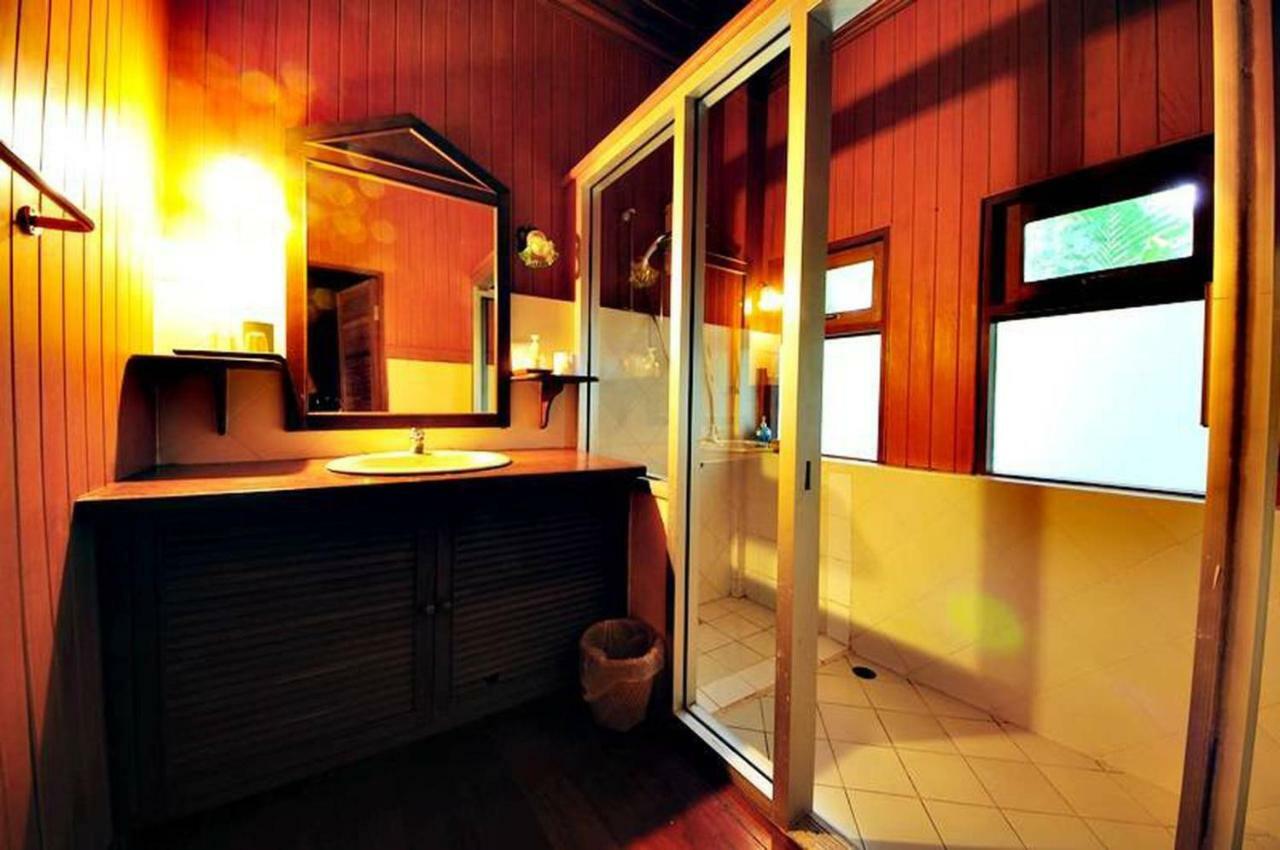 Baan Mai Beachfront Lone Island Phuket Eksteriør bilde