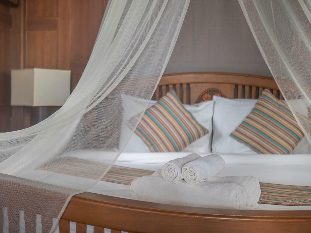 Baan Mai Beachfront Lone Island Phuket Eksteriør bilde