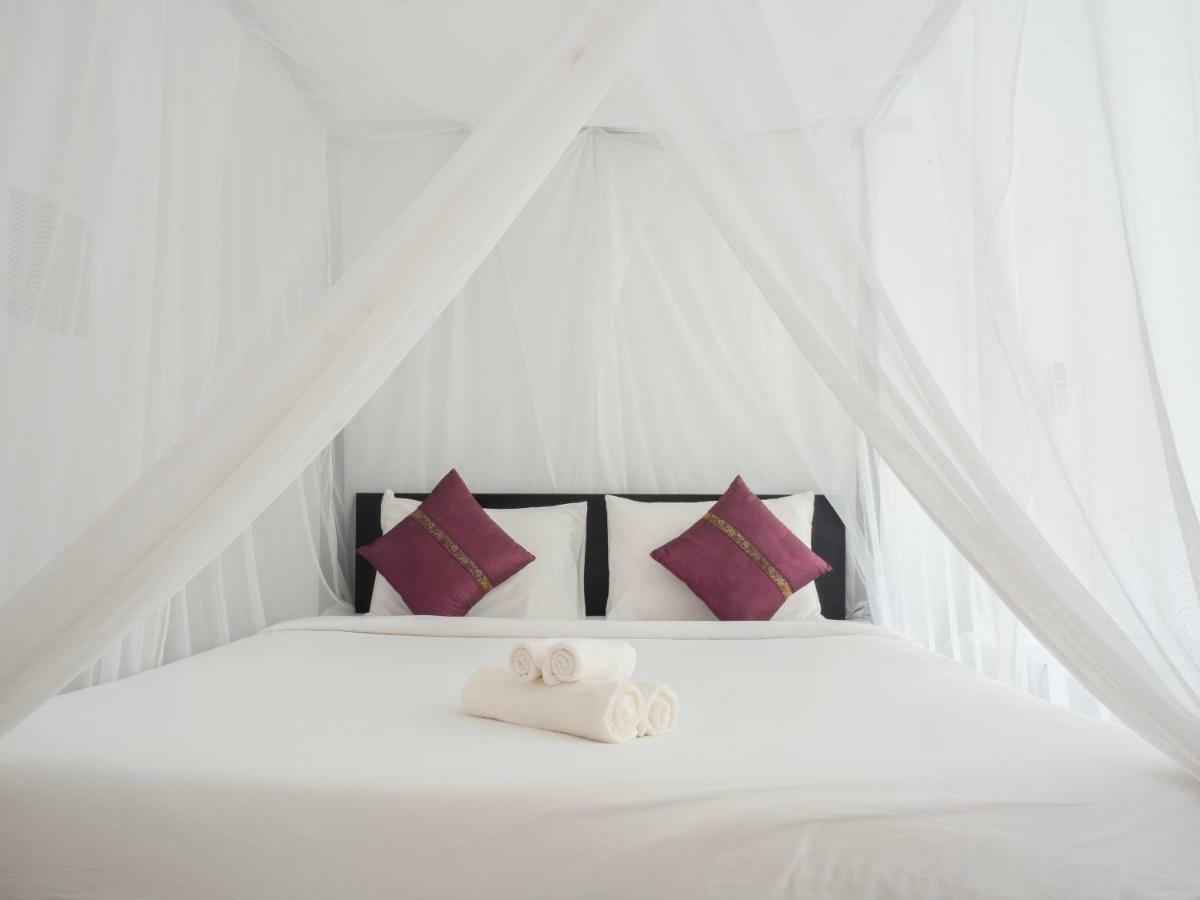 Baan Mai Beachfront Lone Island Phuket Eksteriør bilde