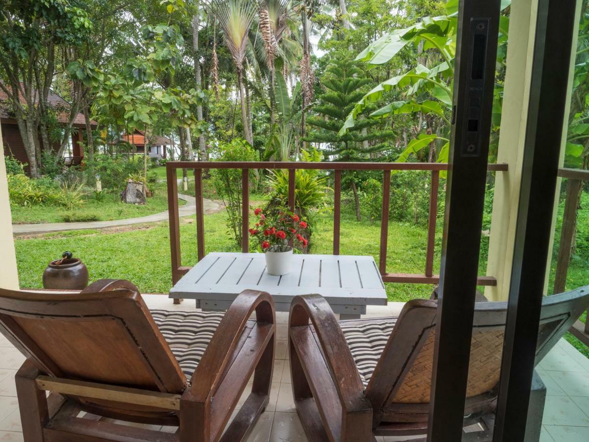 Baan Mai Beachfront Lone Island Phuket Eksteriør bilde
