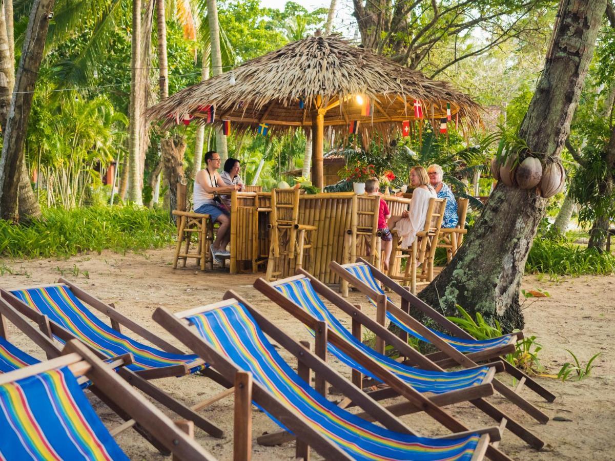 Baan Mai Beachfront Lone Island Phuket Eksteriør bilde