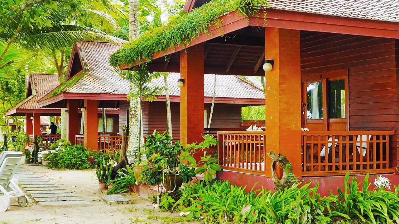 Baan Mai Beachfront Lone Island Phuket Eksteriør bilde