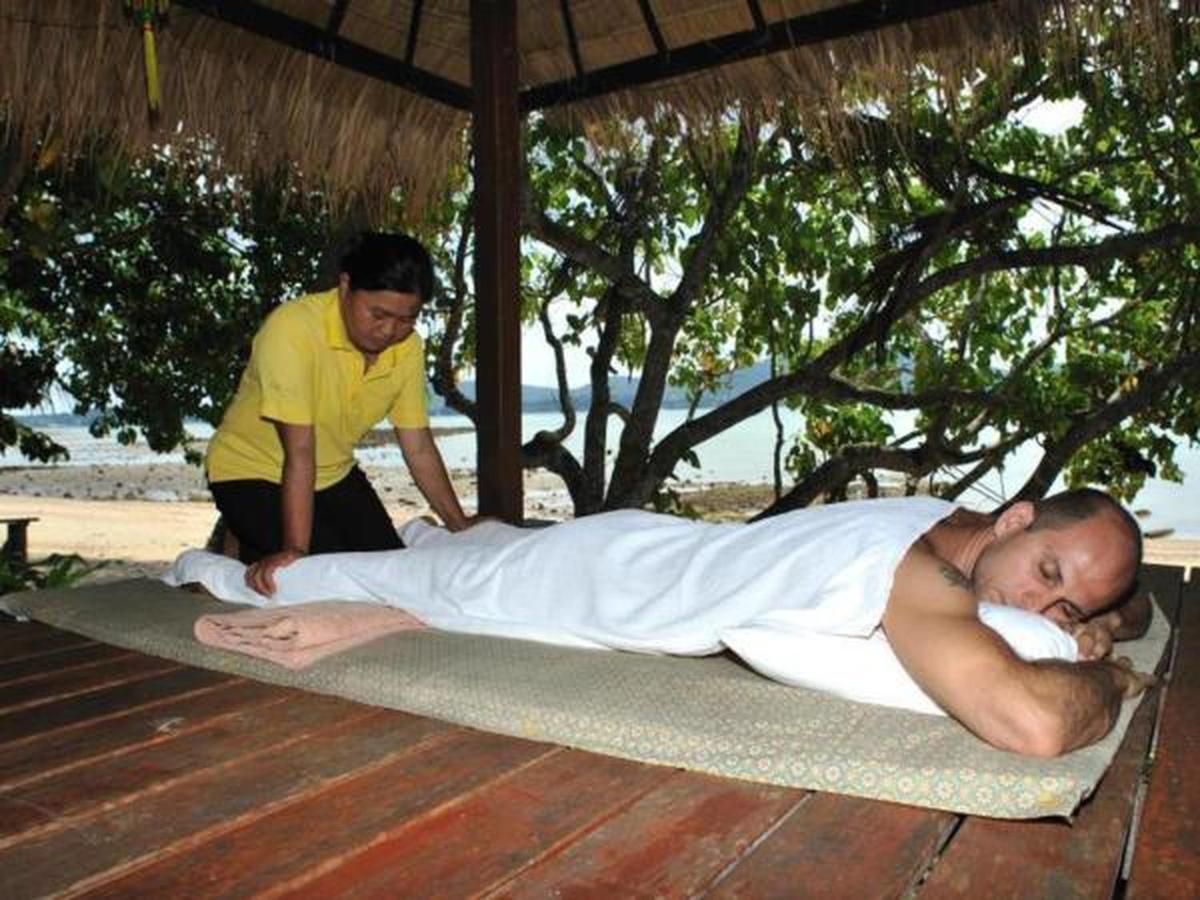 Baan Mai Beachfront Lone Island Phuket Eksteriør bilde