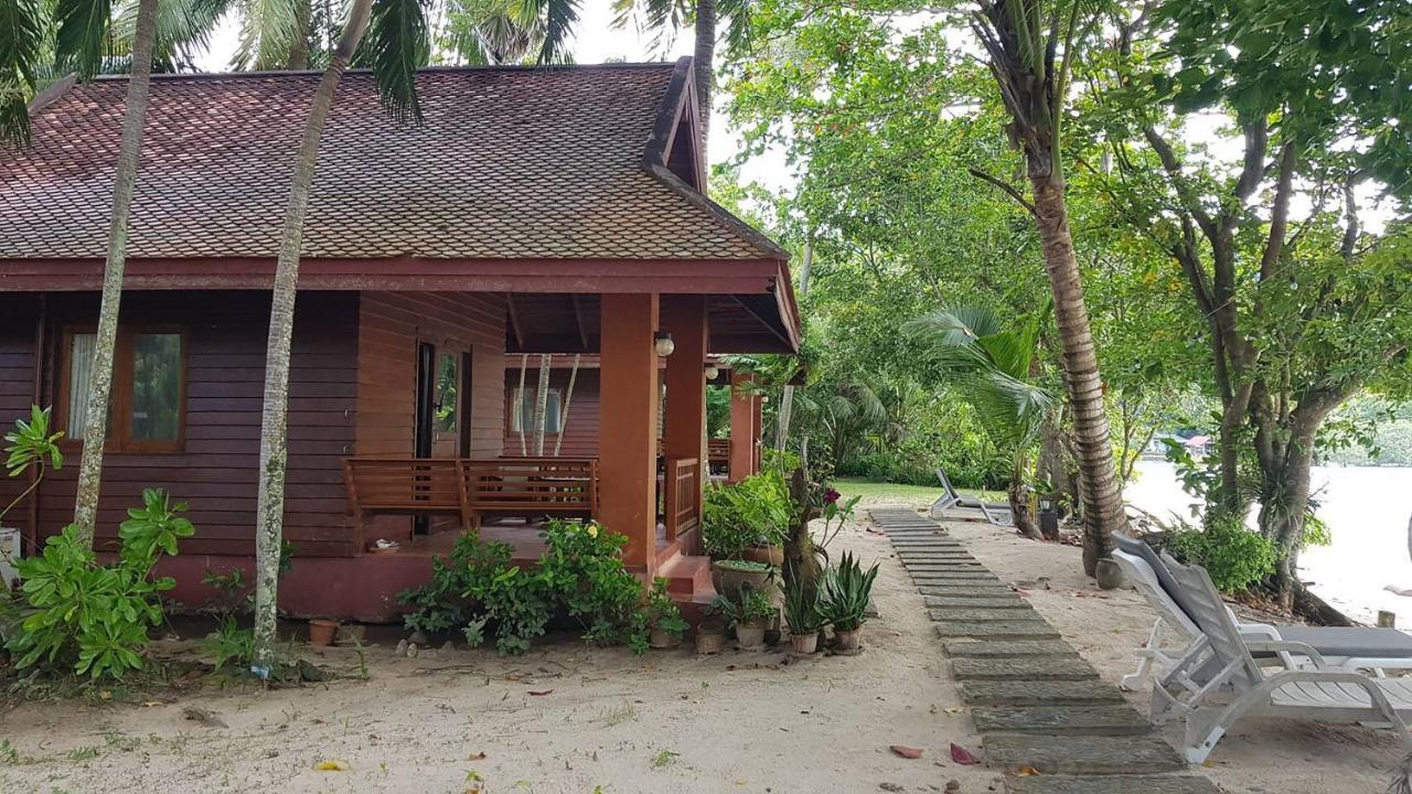 Baan Mai Beachfront Lone Island Phuket Eksteriør bilde